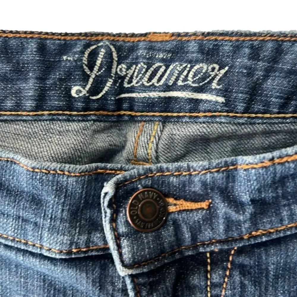 EUC Women’s Old Navy The Dreamer‎ boot cut jeans size 12 Short - Picture 2 of 5
